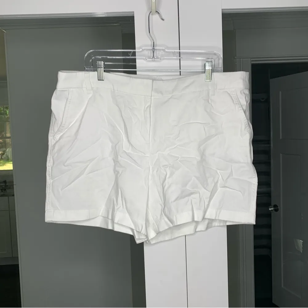 NWT J. Crew 5" Classic Chino Short White - Image 2