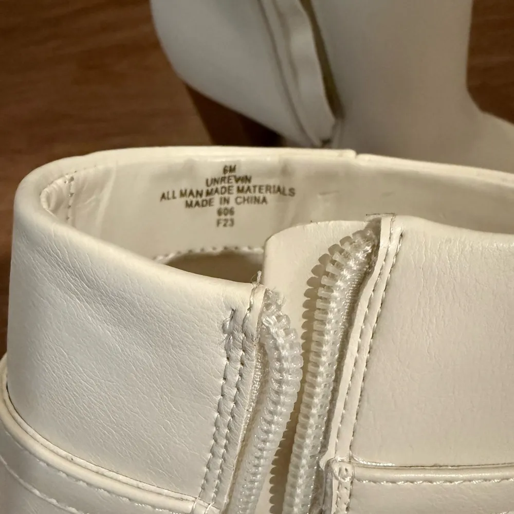 Unisa  Heeled White Booties NWOT Size 6 - Image 3