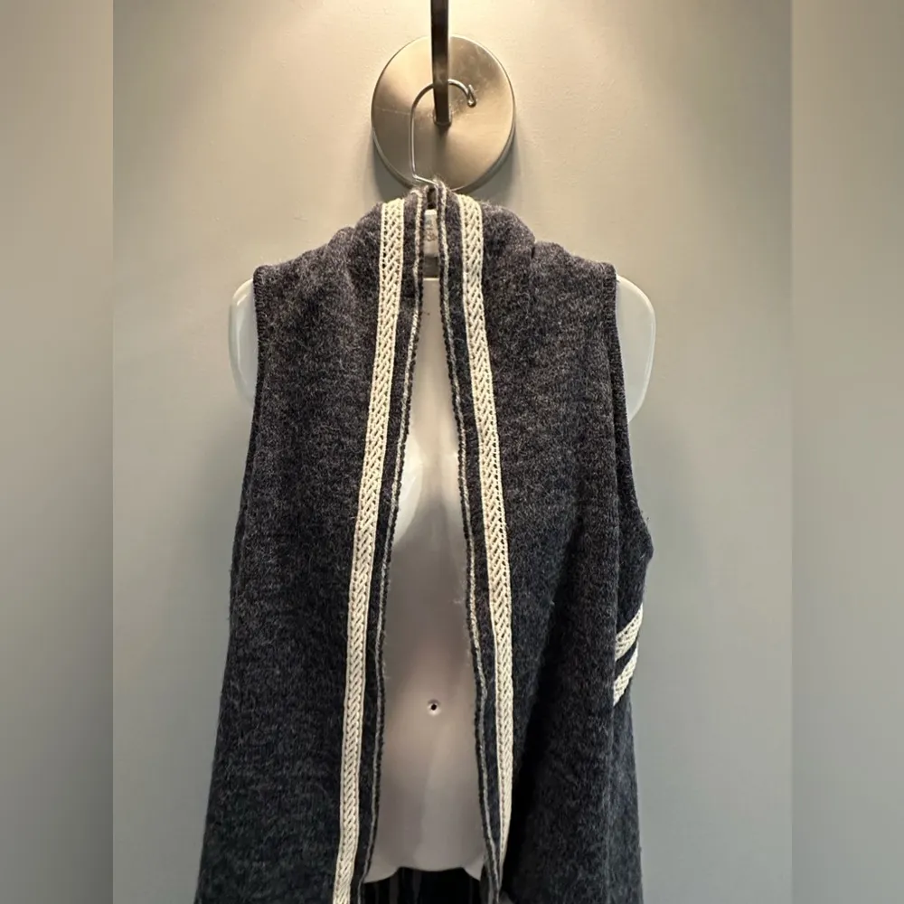 Anthropologie Paper Crane reversible fringed tassle sleeveless cardigan … - Image 2