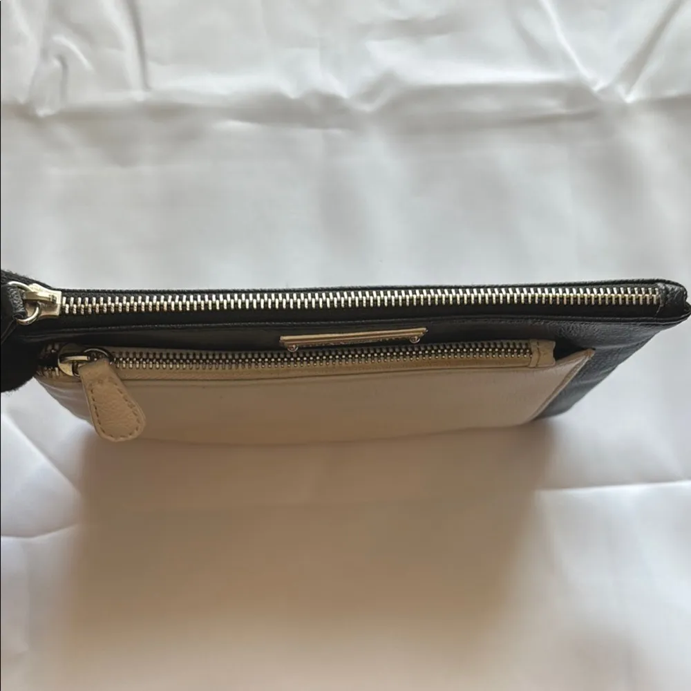 Nine West Wristlet Black/White GUC - Image 6