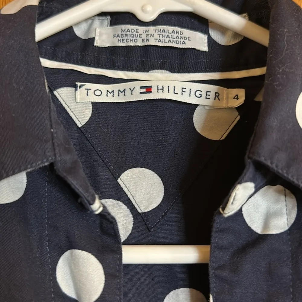 Tommy Hilfiger Navy Blue & White Polka Dot Sleeveless Wraparound Blouse - Image 2