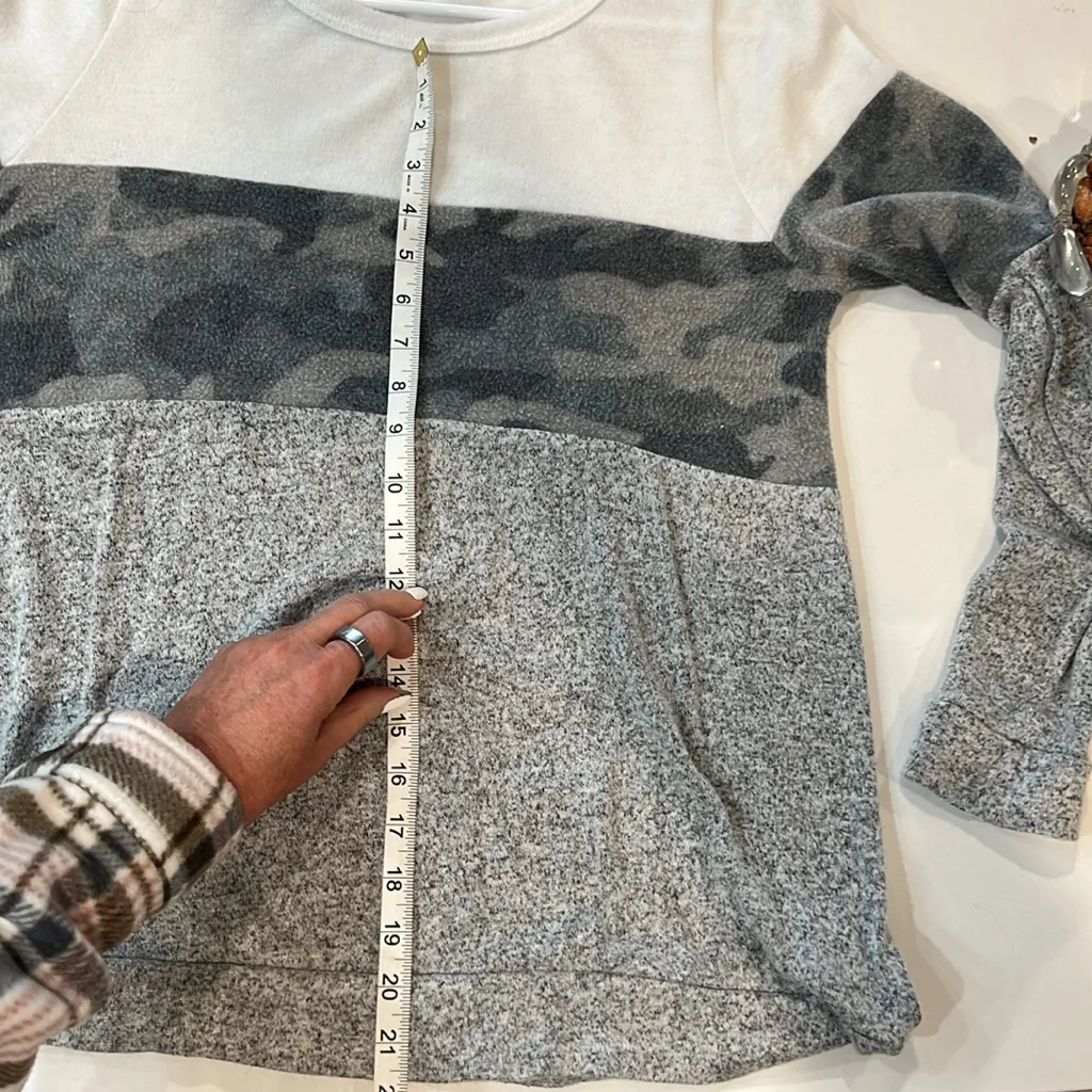 Pink Clover , color block sweater - Image 5