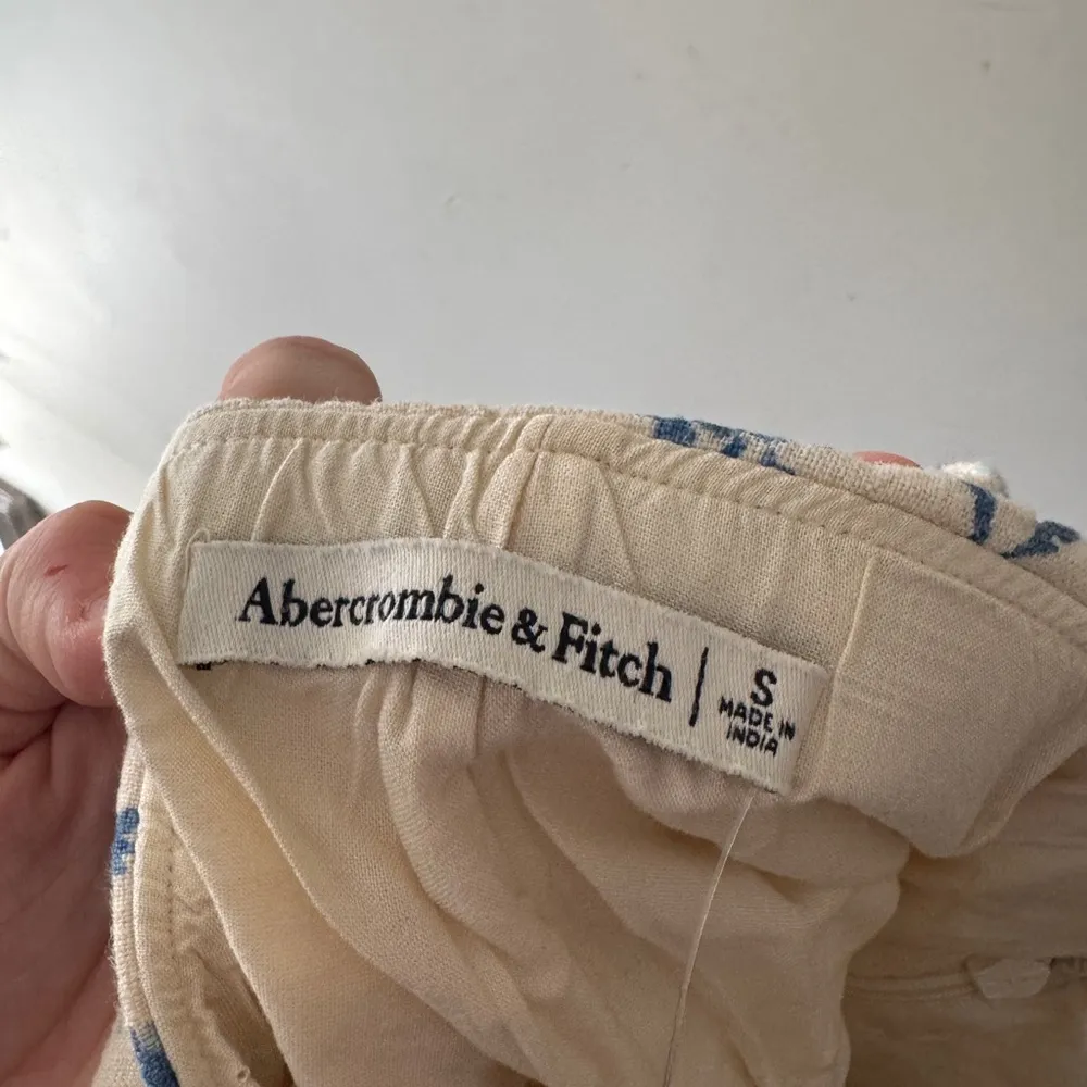 NEW!! Abercrombie & Fitch Linen Blue Hydrangea Floral Skort - Image 8