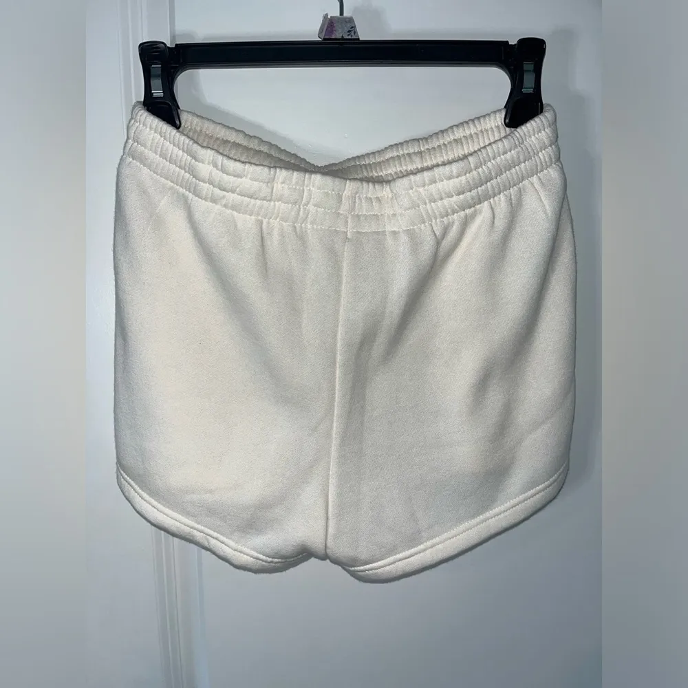 Streetwear Society NWT Creme Beige Fleece Lined Stretchy Shorts Sz Small Petite - Image 4