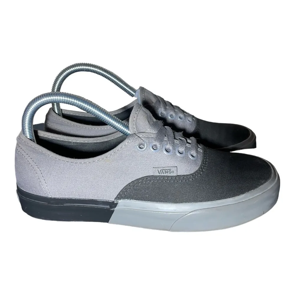 Vans Gray Two Tone Lace Up Sneakers Off The Wall Men size 6.5 and Women 8.0 - Image 5