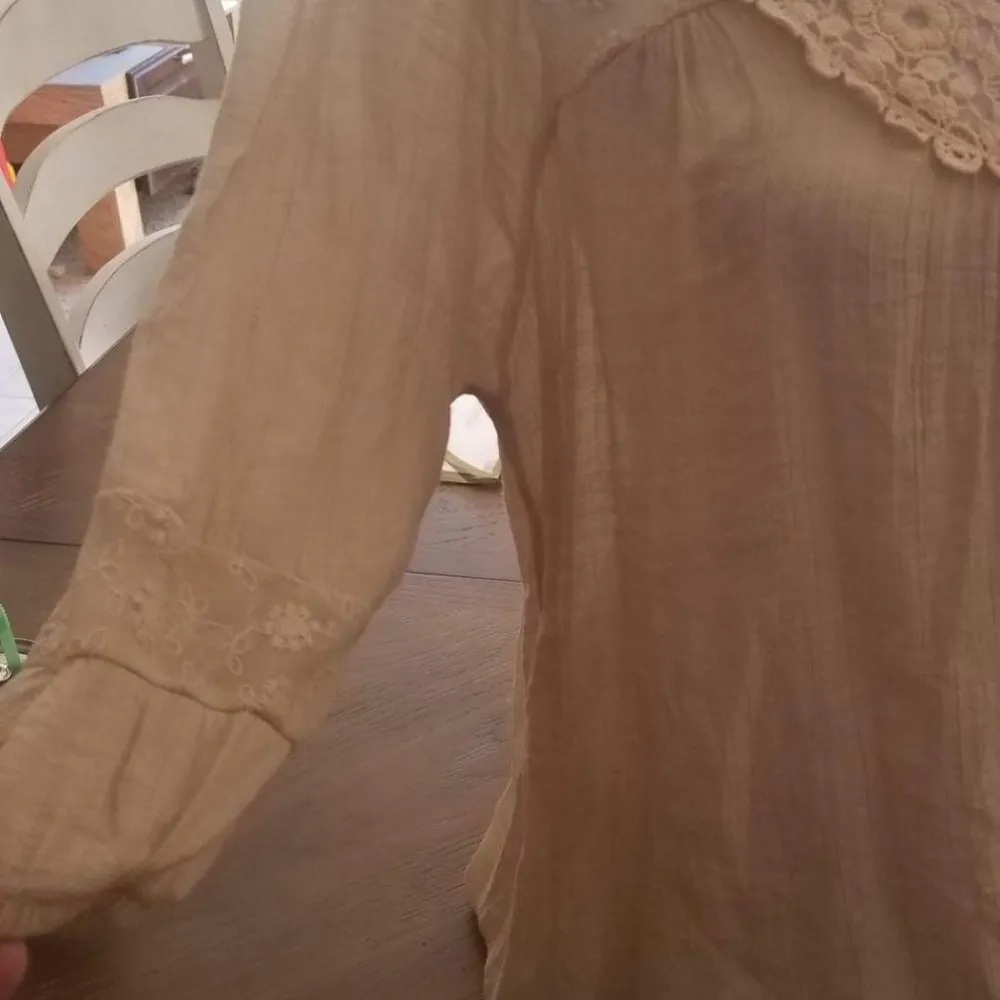 🦄  rewind /  Medium / Beige Lace Trim Blouse - Image 2