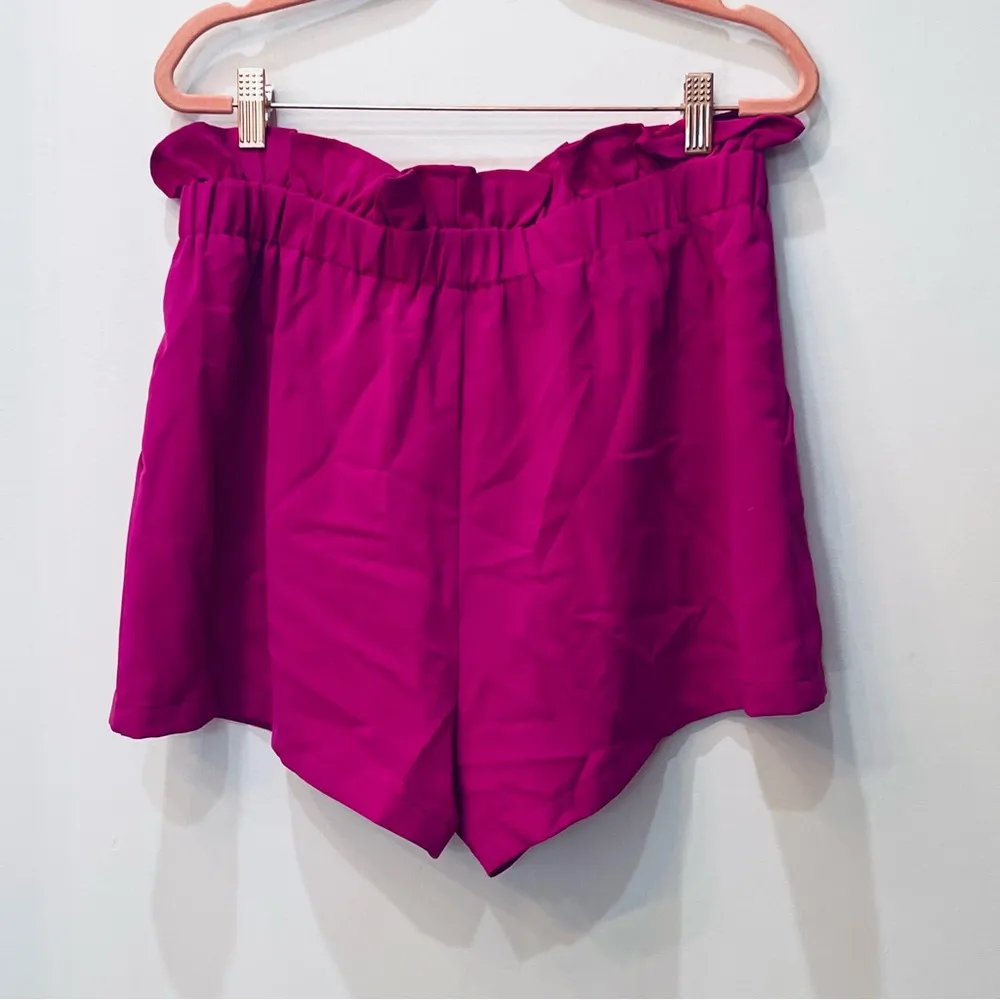 TCEC Penelope Paperbag Shorts Magenta sz Large - Image 3