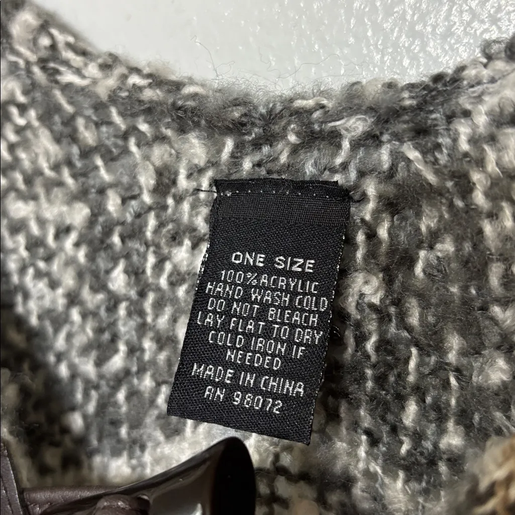 Cejon Beige Grey Tweed Blanket Poncho Wrap W/ Faux Leather Toggle One Size Gray Size undefined - Image 4