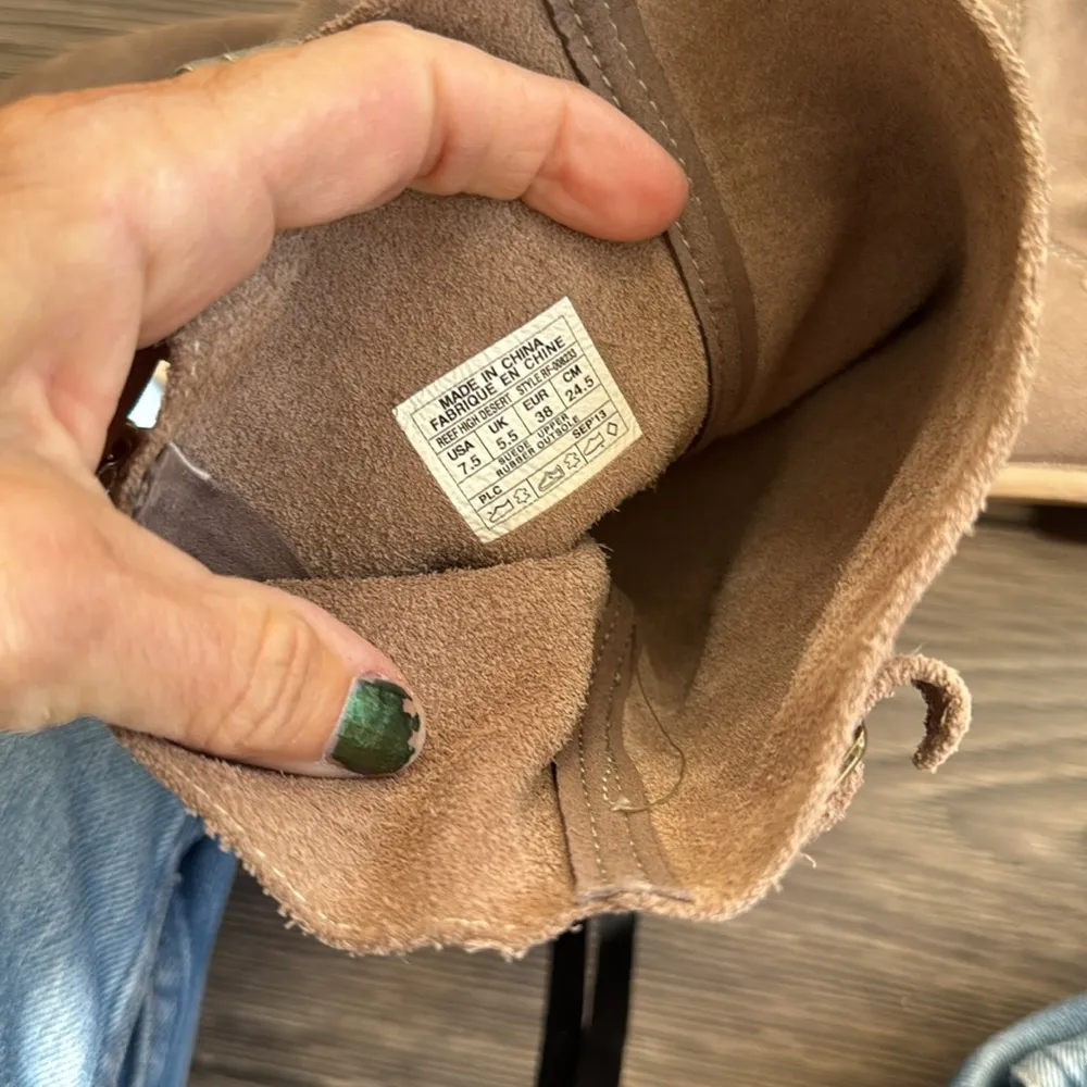 Reef relaxed slouchy boot in suede natural
Color slip on  High Desert suede boot - Image 5