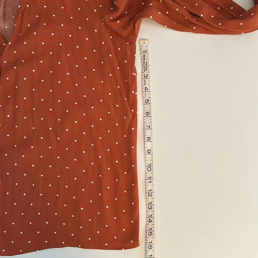 Forever 21 rust and white polka dot pull over long sleeve blouse with collar M - Image 6
