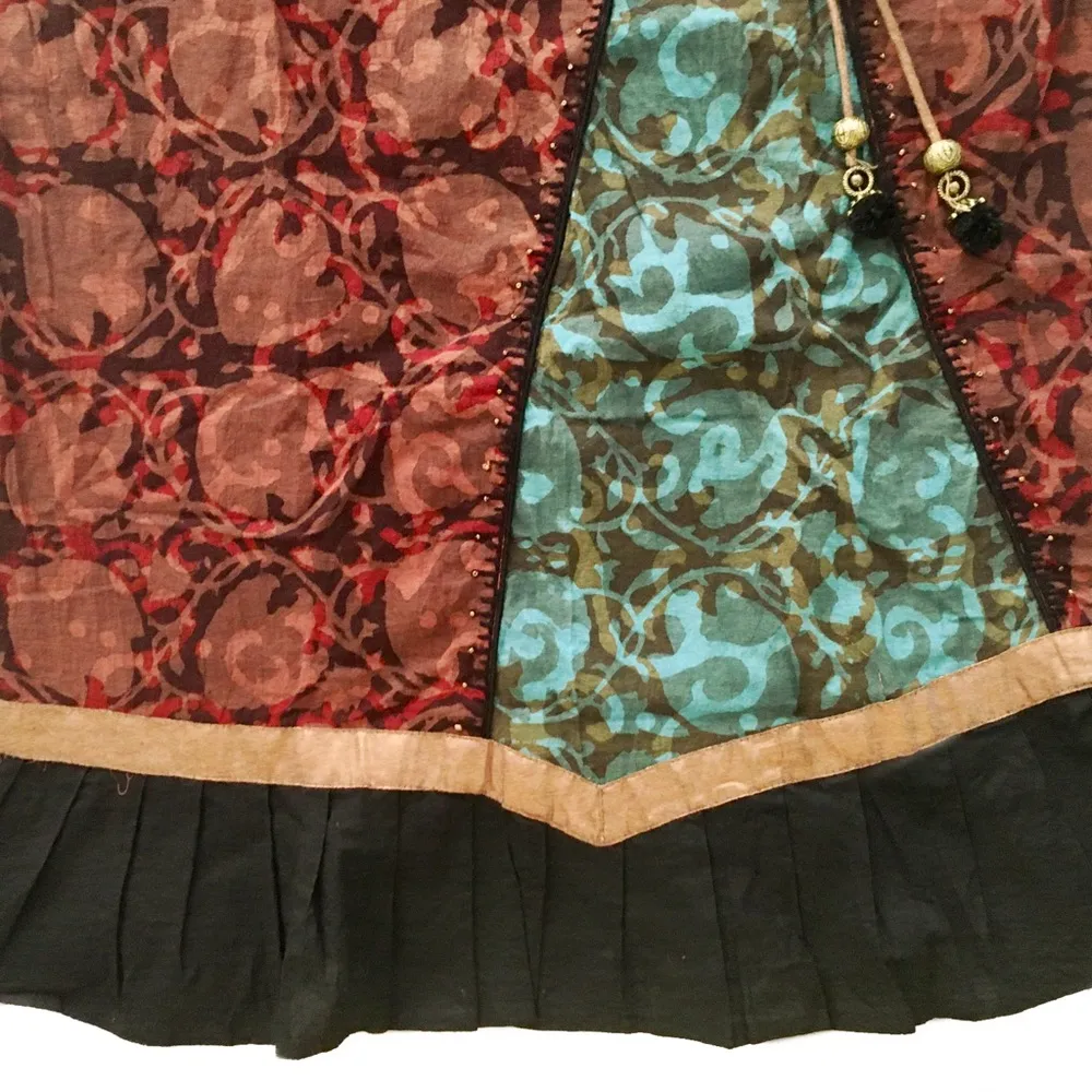 NWOT Women’s Tunic Medium Brown Black Floral - Image 4