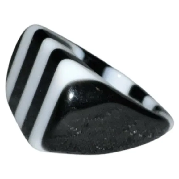 Vintage black and white striped lucite ring!! - Image 4