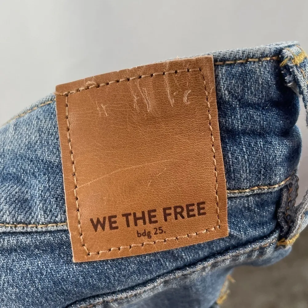 Free People Cuffed Slim Boyfriend Jean in Mid Blue Size‎ 24 - Image 6