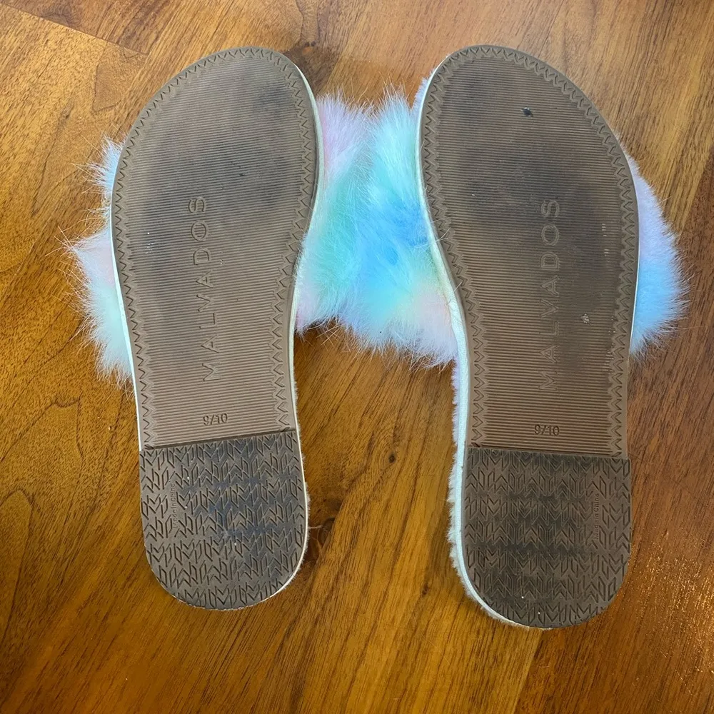 Tie Dye Furry Slippers Slides Pink Size 9 - Image 4
