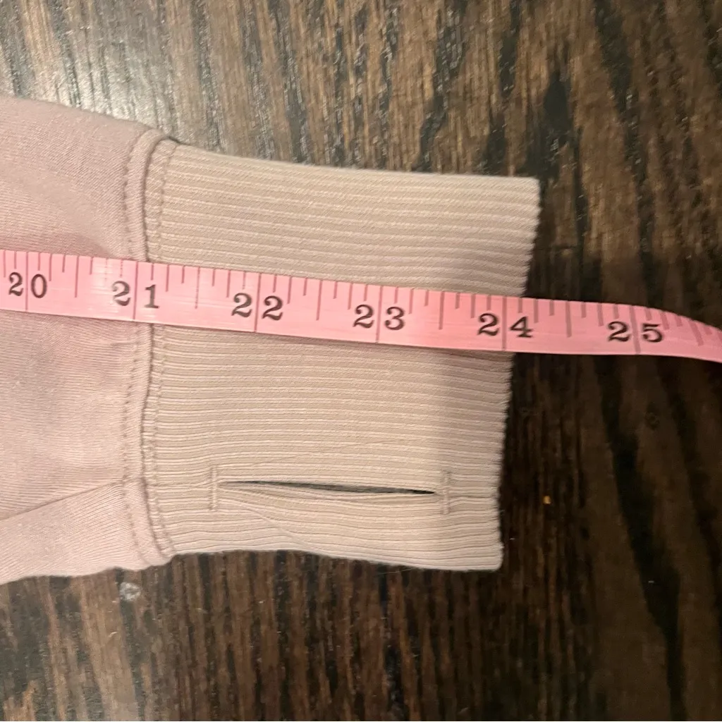 Danskin Blush Cropped Pullover and Shorts Set - Image 10