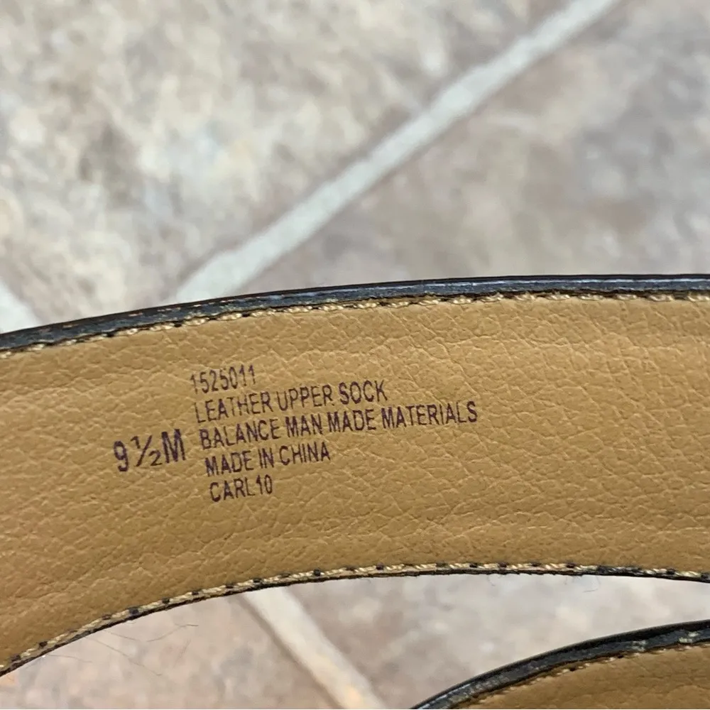 Sofft Strappy Wedge Heel Sandals Shiny Leather w/ Chain Detail // 9.5M Black Size 9.5 - Image 9