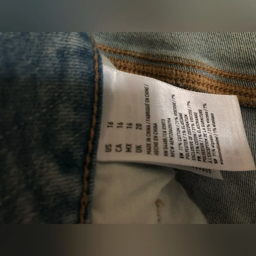 Jean Shorts Size 16 Light-wash Denim NWOT - Image 8