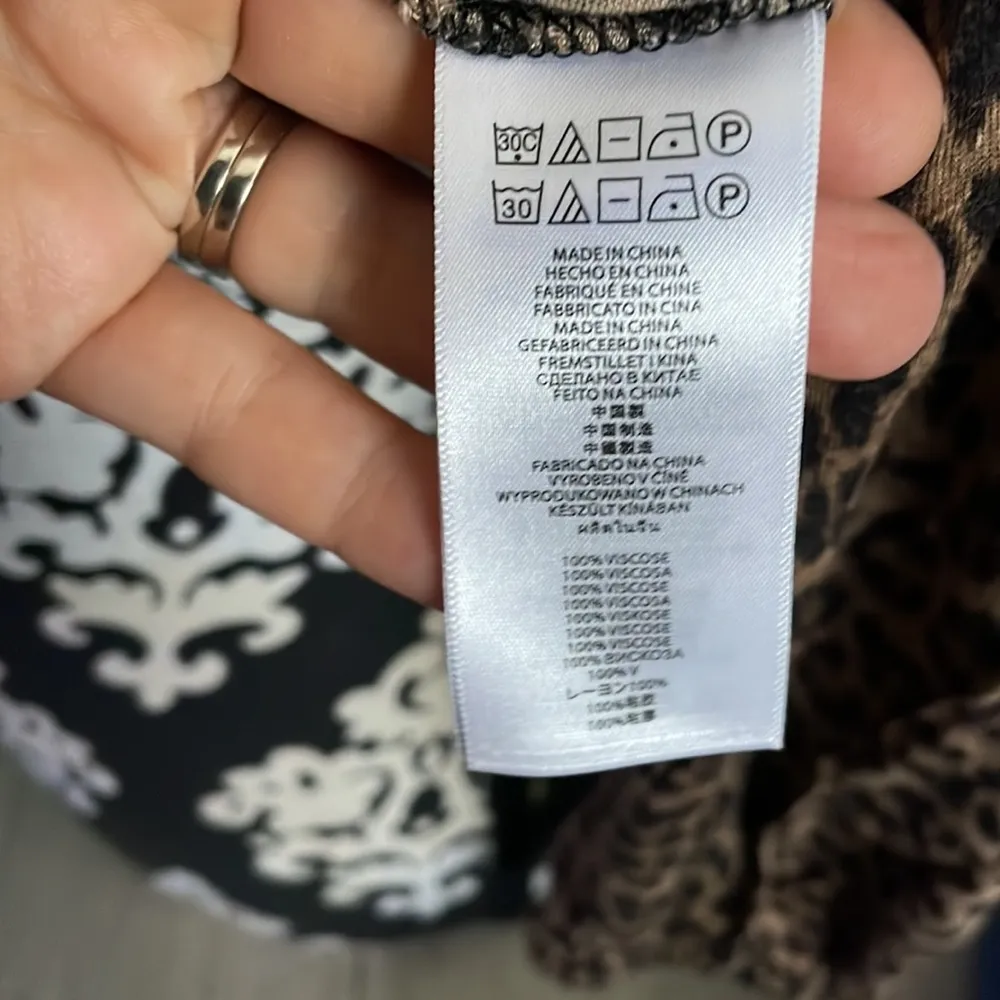 MICHAEL MICHAEL KORS Brown Animal Print Top Size Large - Image 6