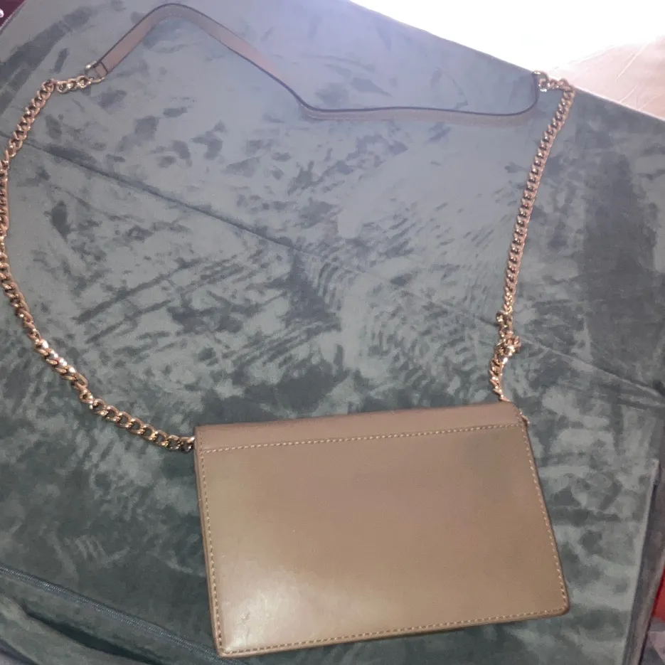 Michael Kors Brown Crossbody Bag with Gold Chain - Image 7