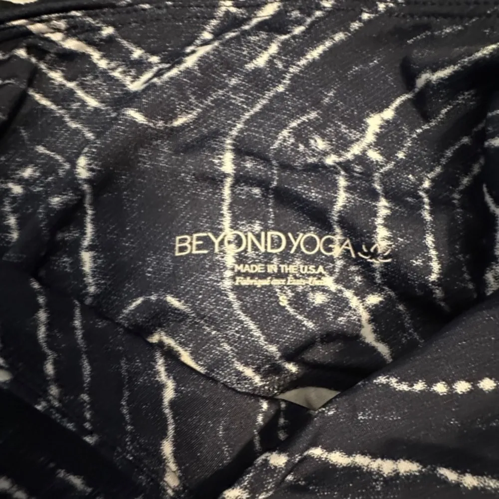 Beyond Yoga Pants‎ - Image 5