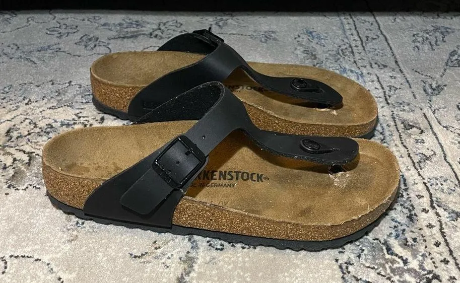 Birkenstock Gizeh Black Sandal - Image 2