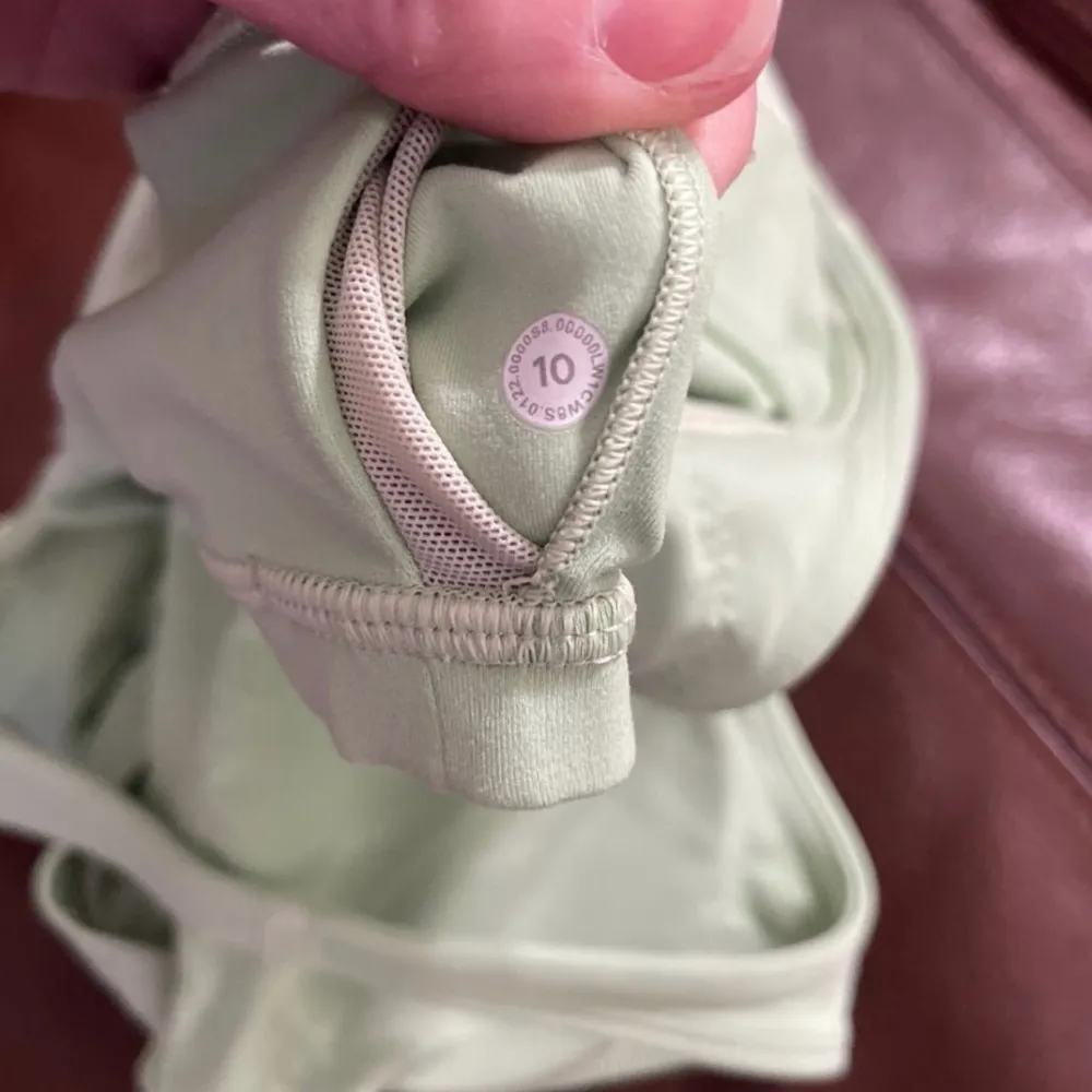 Lululemon leggings and top set!!! - Image 3