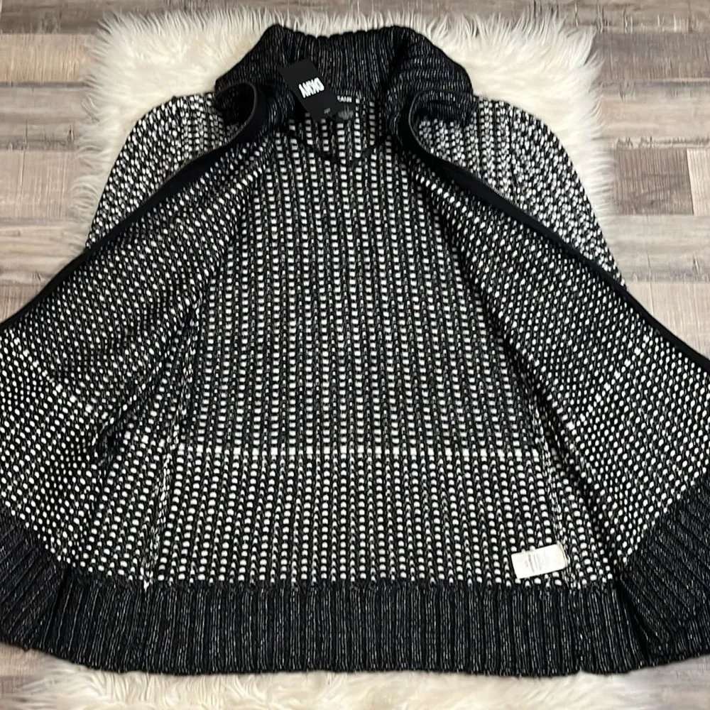 NWT DKNY Jeans sweater cape poncho chunky knit with subtle metallic L - Image 11