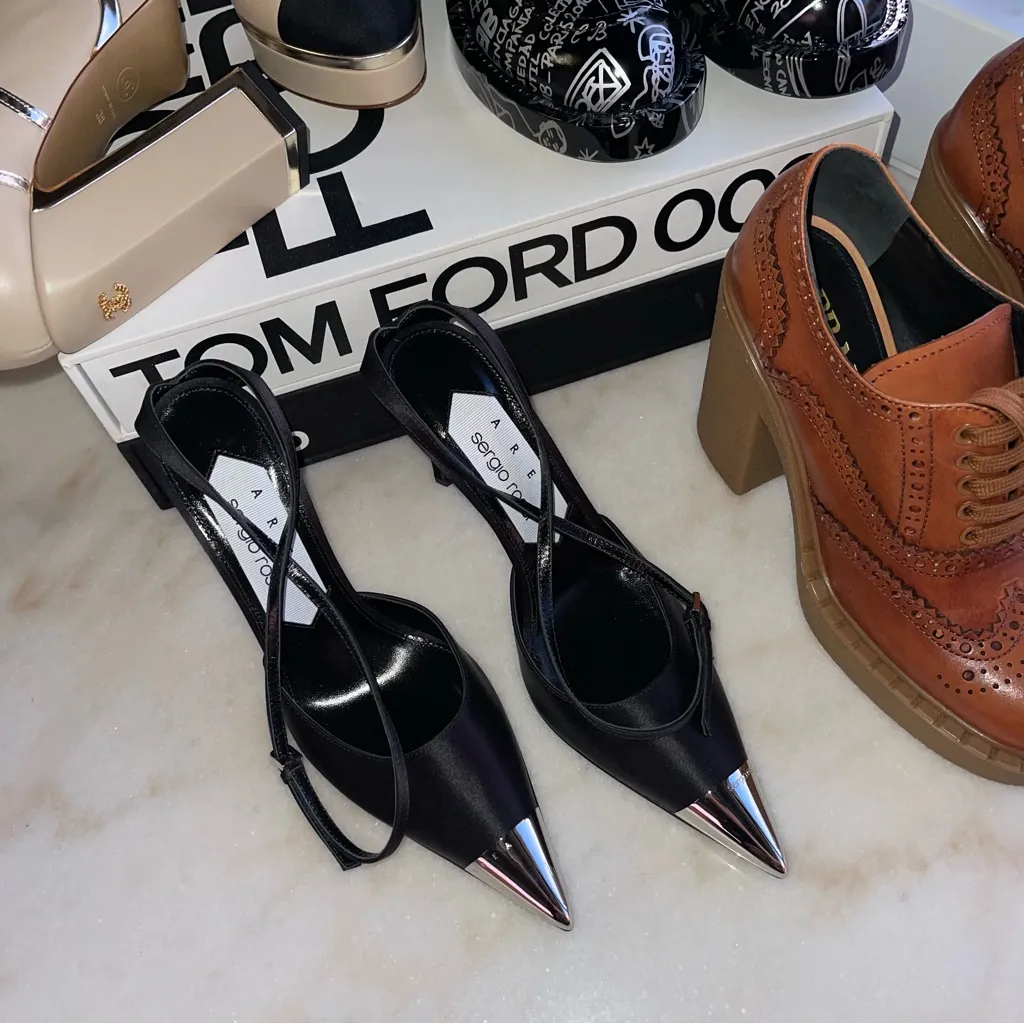 New Sergio Rossi x AREA Black Embellished Satin Metal Silver Pointed Toe Pump - Image 3