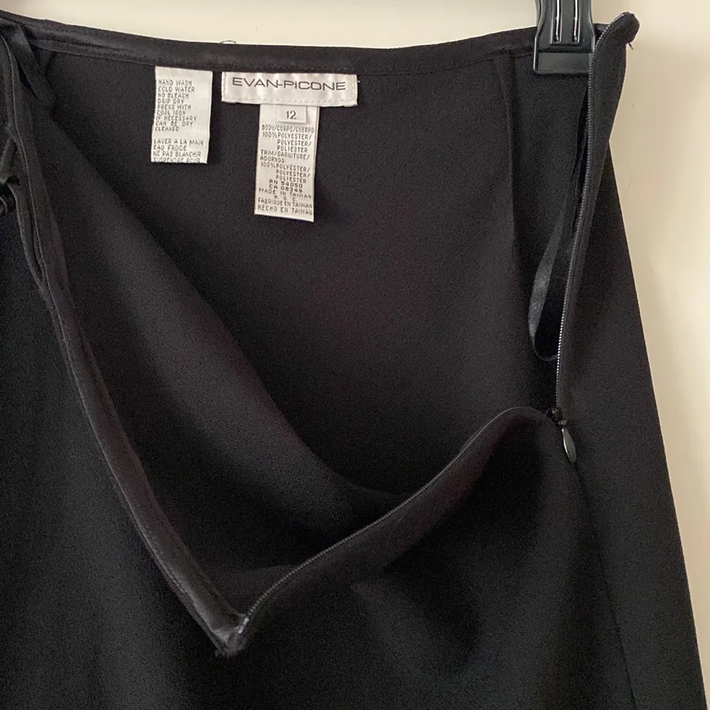 VINTAGE Evan Picone black a lineSkirt Size 12 100% polyester w/ cord tie Y2K - Image 5