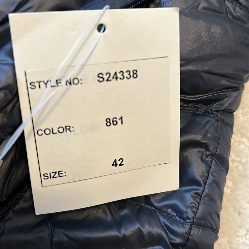 Peserico Navy Down Quilted Jacket Size undefined - Image 9