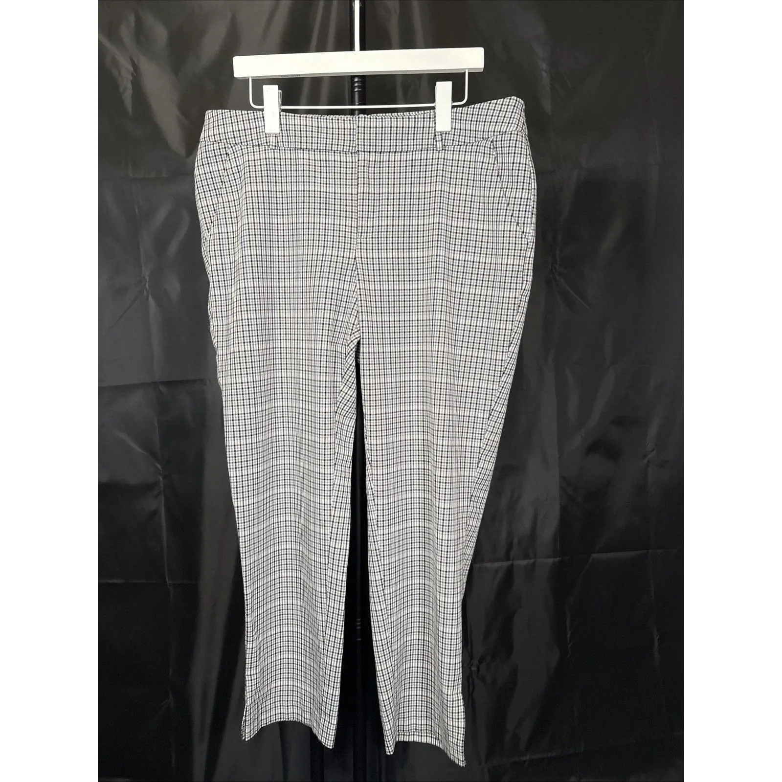 A New Day Pants Womens Size 14 Plaid Stretch Flat Front Mid Rise Tapered Leg - Image 2