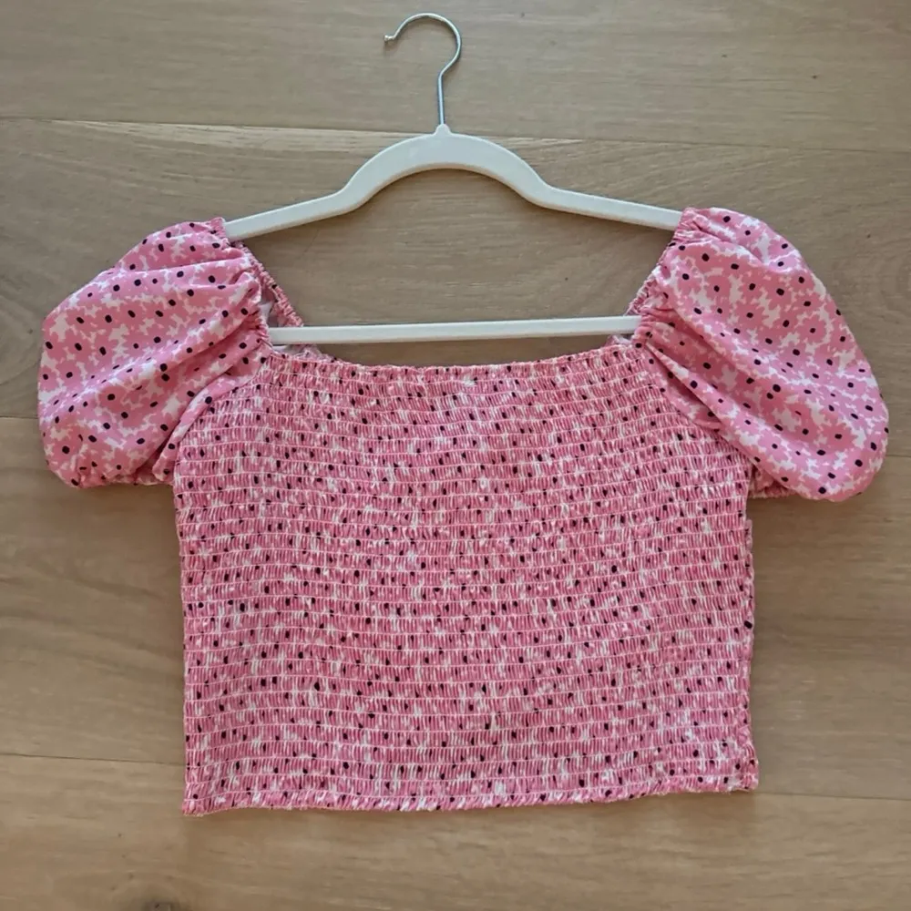 Pink Polka Dot Puff Sleeve Top - Image 4