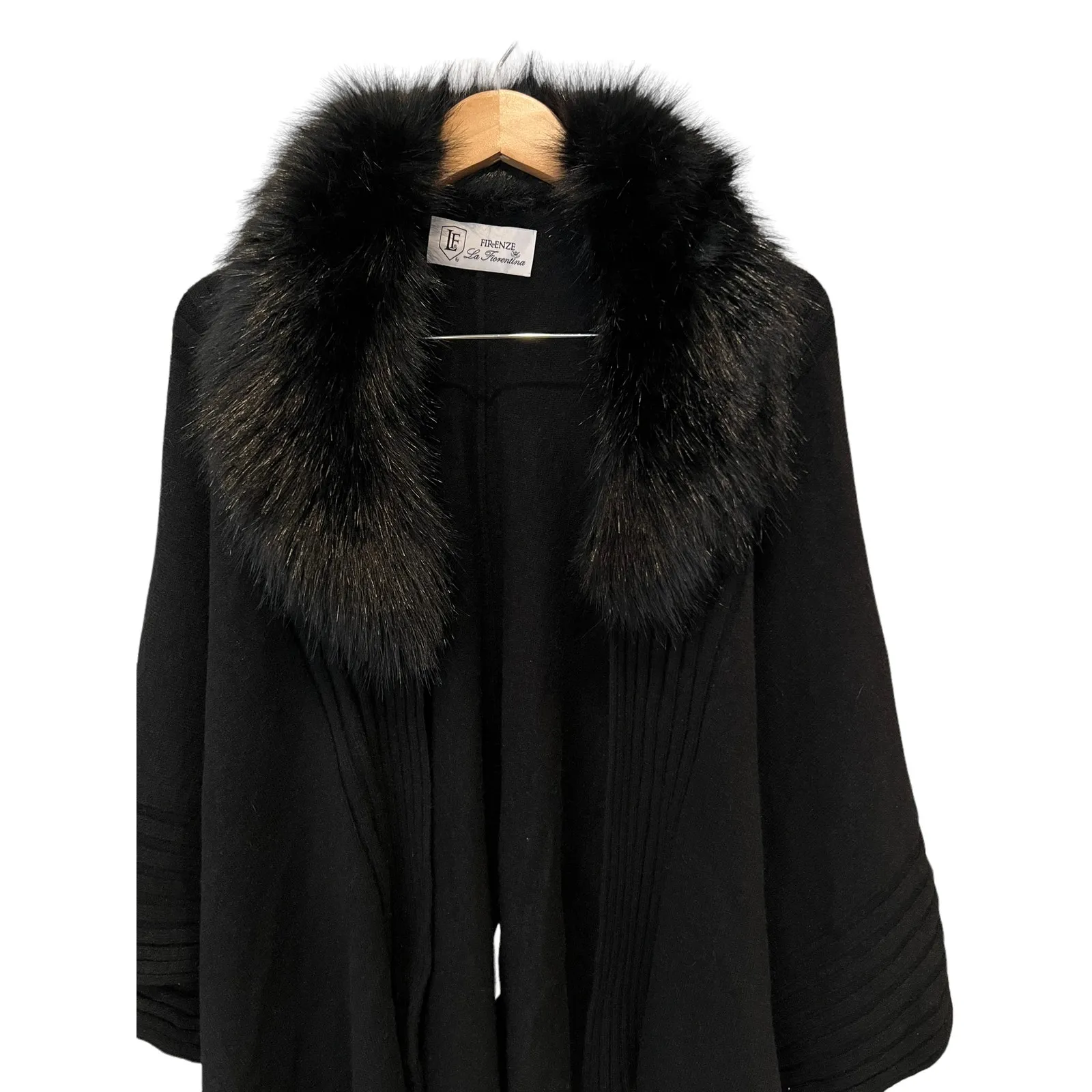 LA FIORENTINA Rib Ruana With Faux Fur Collar In Black (O/S) Size undefined - Image 4