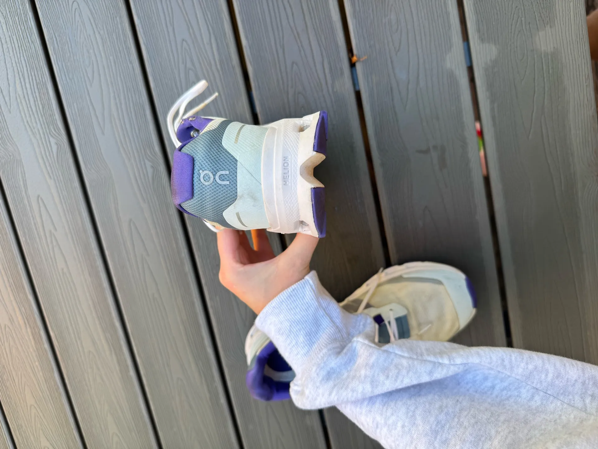 On Cloudvista Running Shoes 8 - Image 3