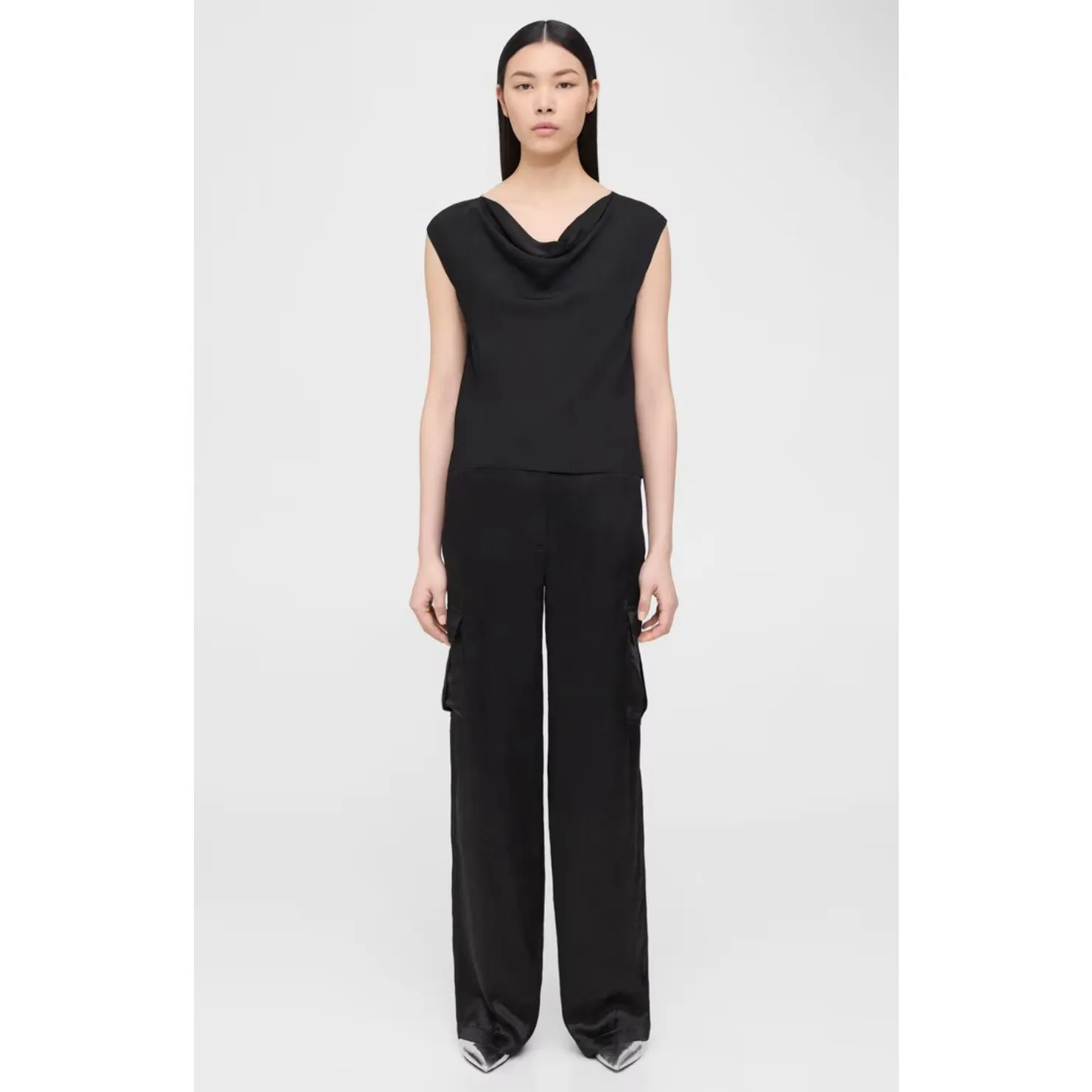 Theory Textured Satin Cargo Pants Women’s 16 Black Crushed Acetate NWT N0509214 - Image 2