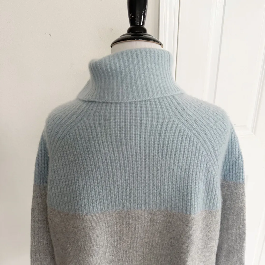 Nordstrom Signature Funnel-neck Cashmere Sweater size small - Image 5