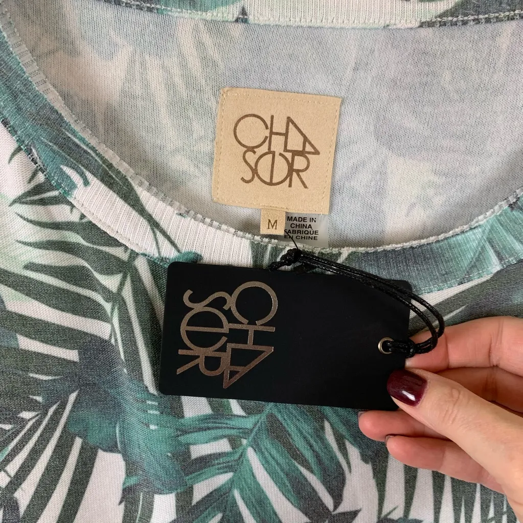 Chaser Cozy Knit Cropped Sweatshirt Tee Size Medium Palm Print NWT - Image 4