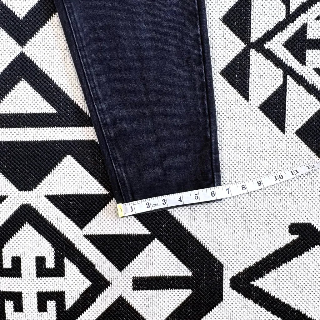 PrettyLittleThing Ripped Knee Distressed Mom Jeans in Washed Black Size 8 - Image 9