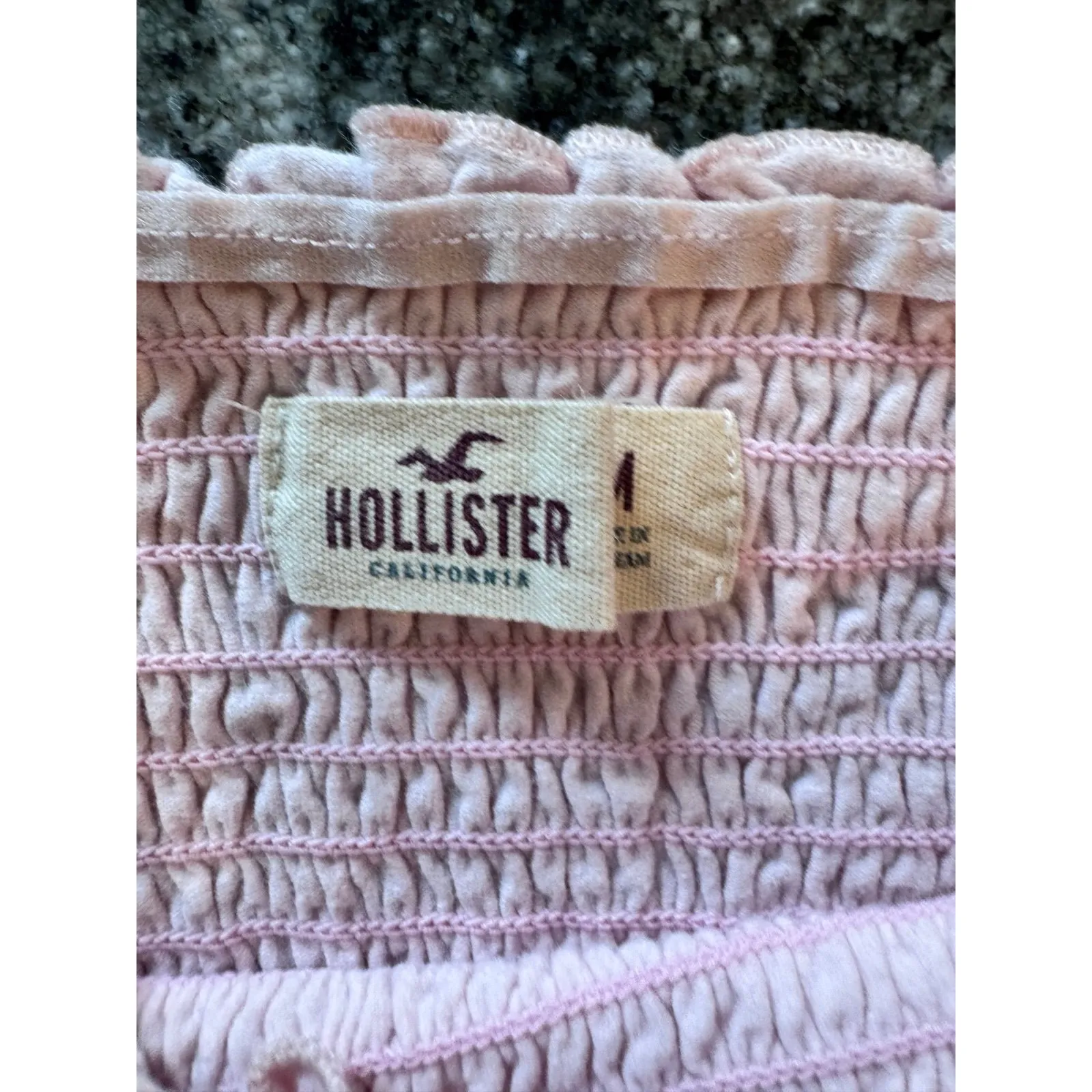 Hollister rouched, pink top size‎ medium - Image 2