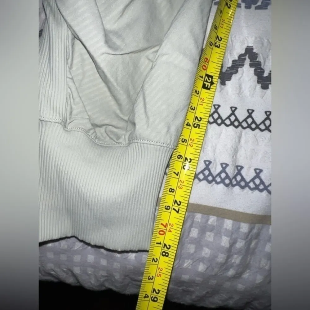 Lululemon Beyond‎ The Studio Jogger-Light Sage size 4 - Image 3