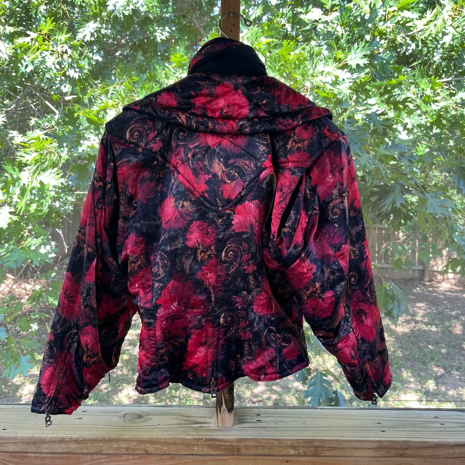 Bogner Women's Vintage Red And Black Ski Jacket Size 10 - Image 3