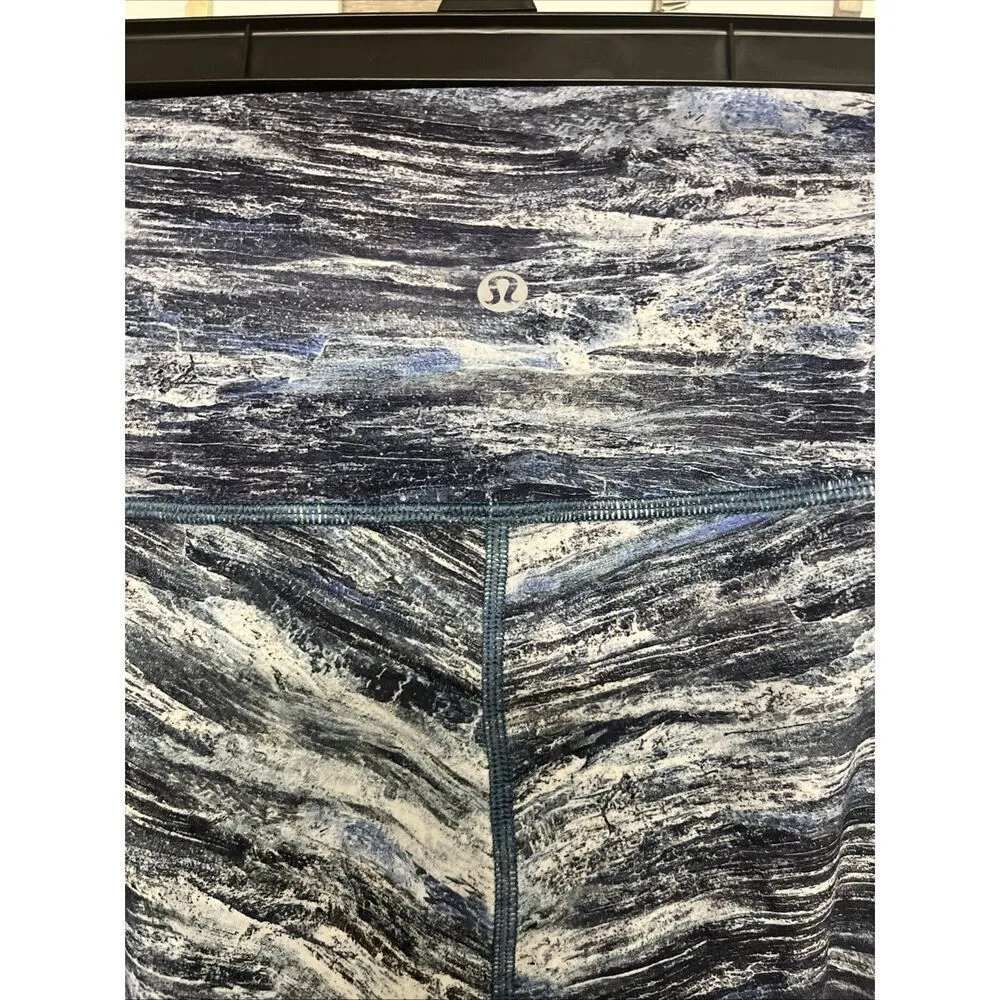 Lululemon Women's Abstract Striped Blue Green High Waist Ankle Leggings Size 8 - Image 6