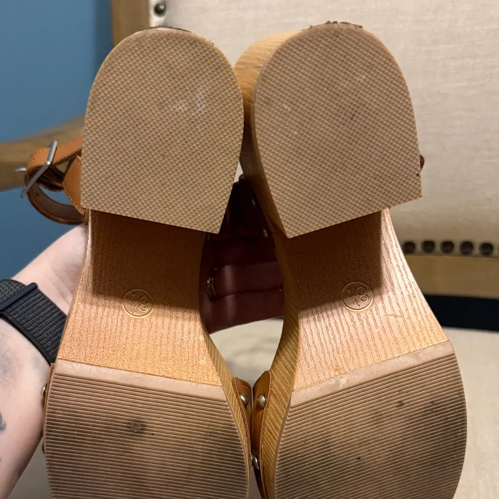 Universal Threads Universal Thread Tan Platform Sandals, Size 8.5 - Image 5