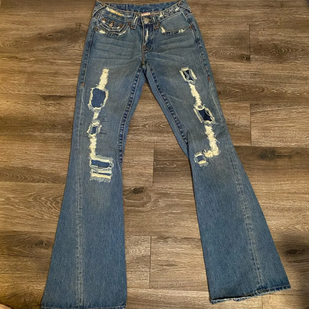 True Religion 90’s Vintage Low Rise Ripped Flare Denim Jeans Size 26 - Image 2