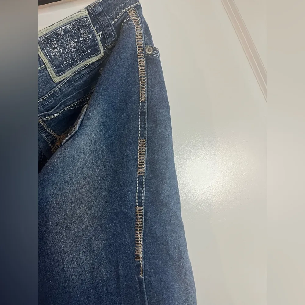 Cato Y2K Denim ContrastStitching EmbroiderDistressed MidRise Waist Capri Jean 14 - Image 11