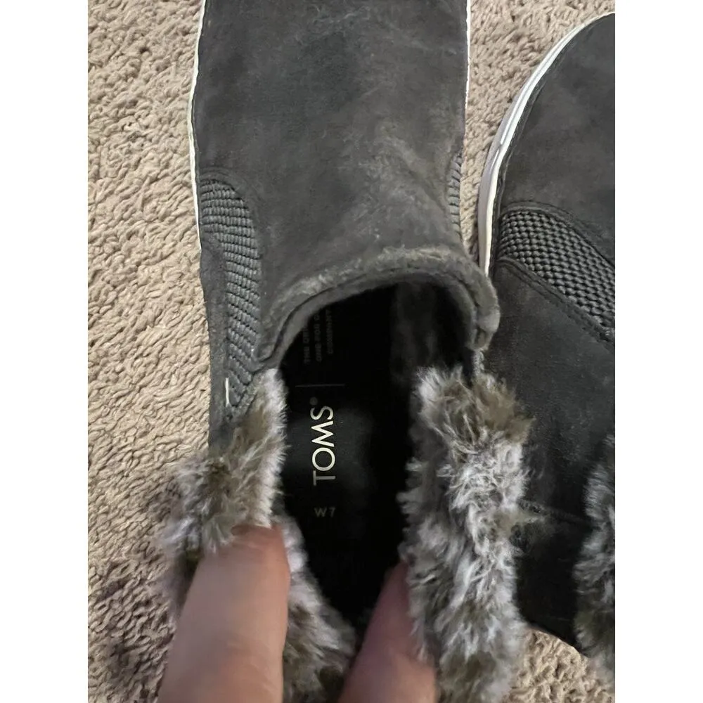 TOMS Size 7 Bryce Slip On Women shoes Fur Lines Grey Suede - Image 4
