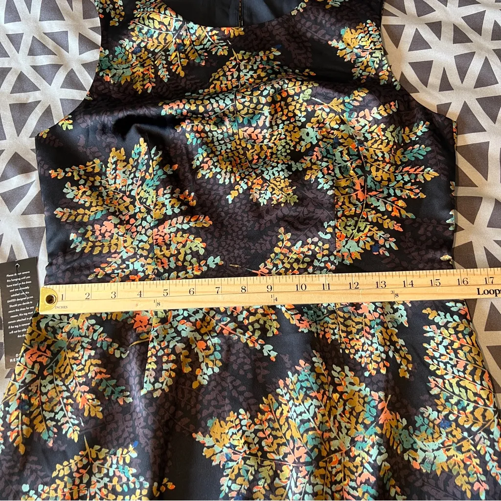 The Limited‎ Satin Floral Leaf Print Sleeveless Sheath Dress Size 8 - Image 12