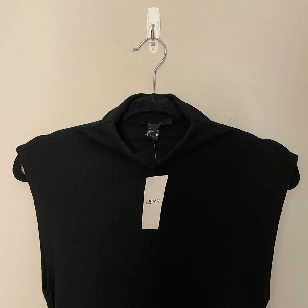 Forever 21 Sleeveless Mock Neck Ruched Maxi Dress, Black, Size M, NWT - Image 5