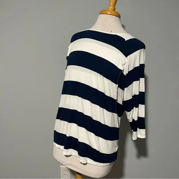 Old Navy Navy Blue White Striped Maternity Top Size M Breastfeeding Newborn Baby - Image 2