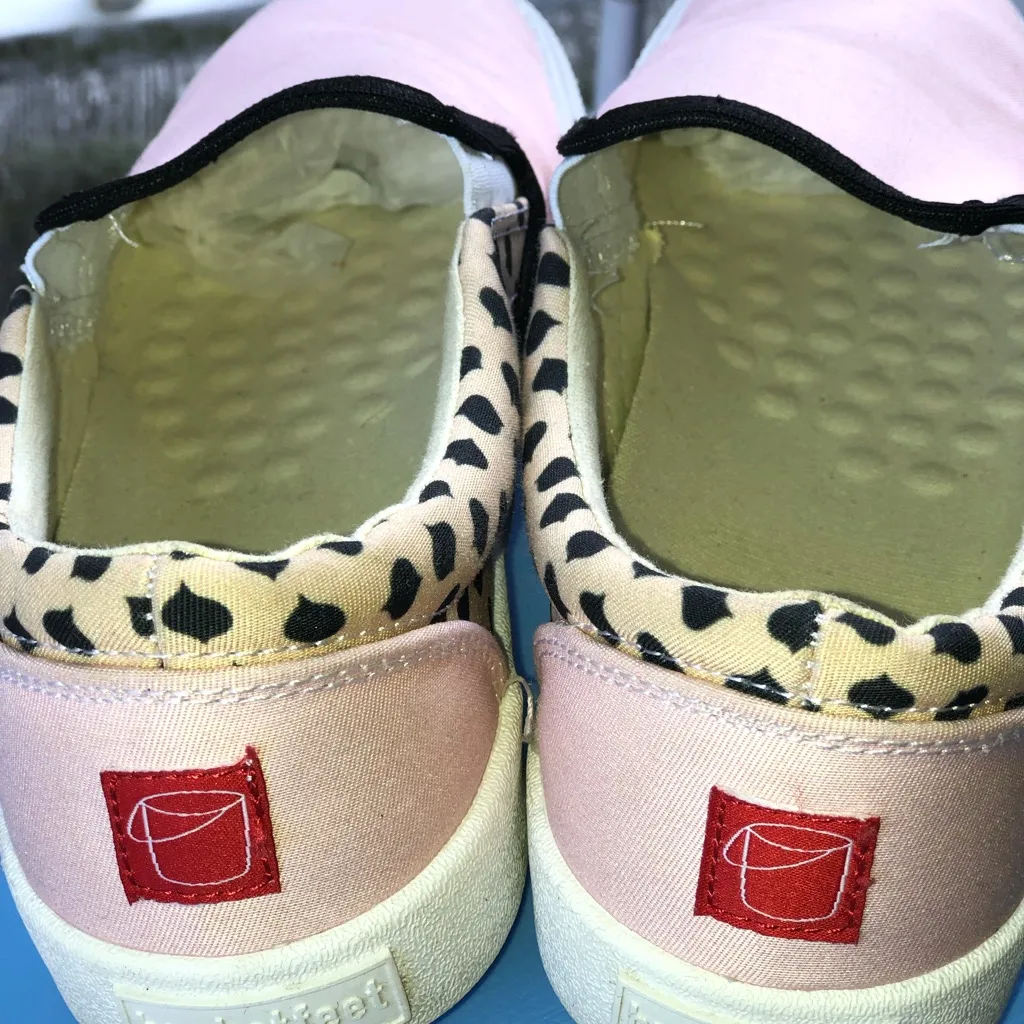 Bucketfeet pink with cheetah print slip on shoes Size 7.5 - Image 2